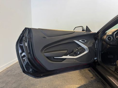 Used 2021 Chevrolet Camaro LT RWD image 13