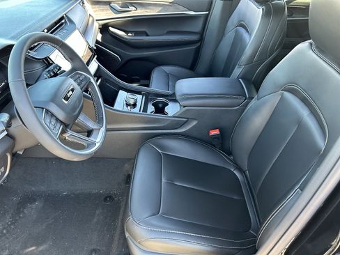 New 2026 Jeep Grand Cherokee Limited image 17