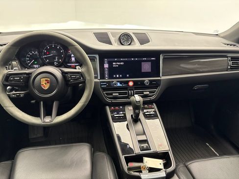 Certified 2023 Porsche Macan AWD/4WD image 29