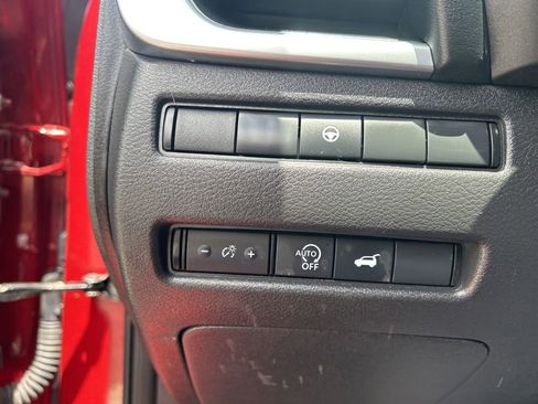 Certified 2025 Nissan Rogue SV AWD/4WD image 19
