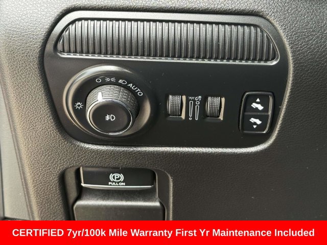 Used 2022 Jeep Wagoneer Series III w/ Premium Group I AWD/4WD image 29