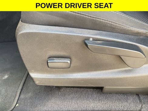 Used 2019 Chevrolet Colorado LT w/ LT Convenience Package image 11