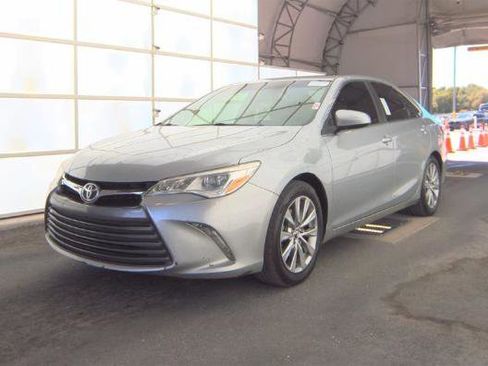 Used 2015 Toyota Camry XLE FWD image 2