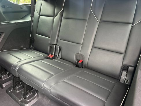 Used 2021 Cadillac Escalade Premium Luxury w/ Driver Assist Tech Package AWD/4WD image 18