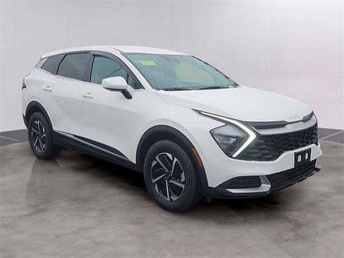 Certified 2023 Kia Sportage LX image 3