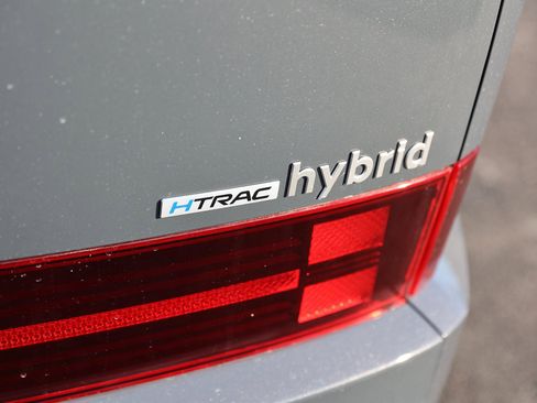 Certified 2025 Hyundai Santa Fe Limited image 9