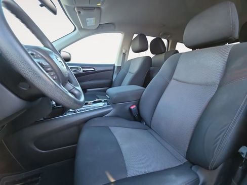 Used 2017 Nissan Pathfinder S image 9