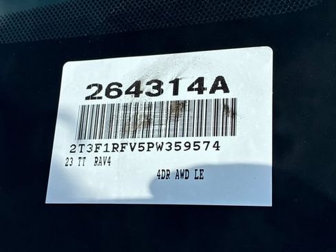 Used 2023 Toyota RAV4 LE AWD/4WD image 29