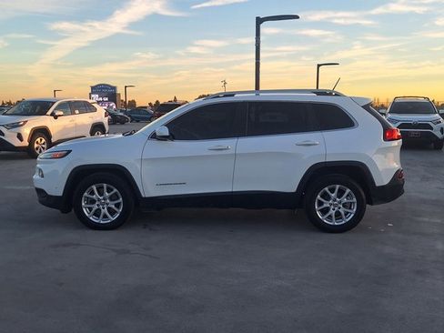Used 2018 Jeep Cherokee Latitude image 8