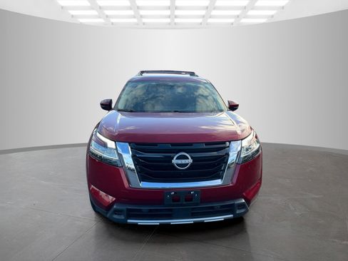 Used 2023 Nissan Pathfinder SL image 2