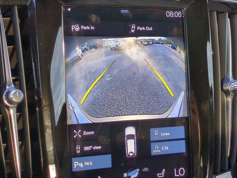 Used 2020 Volvo V90 T6 Cross Country image 21