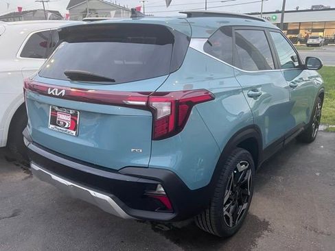 Certified 2024 Kia Seltos SX w/ SX Sunroof Package AWD/4WD image 9