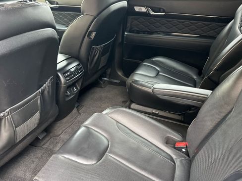 Used 2021 Hyundai Palisade Calligraphy w/ Winter Package image 11