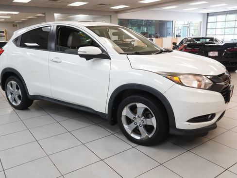 Used 2017 Honda HR-V EX image 14