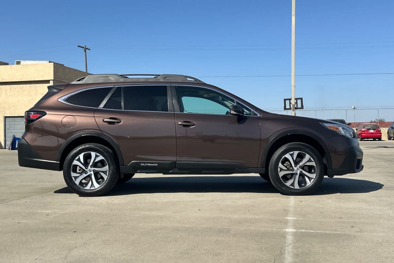 Used 2021 Subaru Outback Limited AWD/4WD image 2