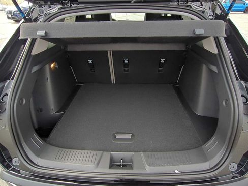 New 2026 Chevrolet Trax ACTIV w/ Sunroof Package FWD image 25
