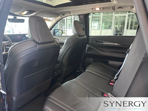 Certified 2023 INFINITI QX60 Luxe w/ Cargo Package AWD/4WD image 29