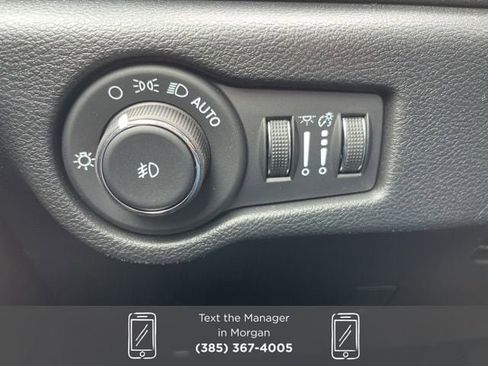 New 2026 Chrysler Pacifica Select image 25