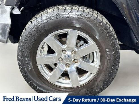 Used 2016 Jeep Wrangler Unlimited Sahara w/ Connectivity Group image 29