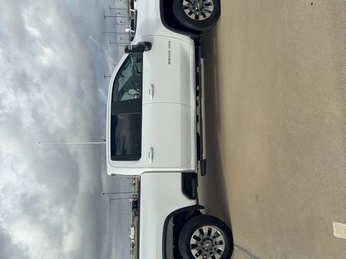 Used 2024 Chevrolet Silverado 2500 LT image 4