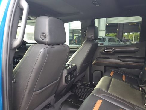 Used 2024 GMC Sierra 1500 AT4 w/ Technology Package AWD/4WD image 10