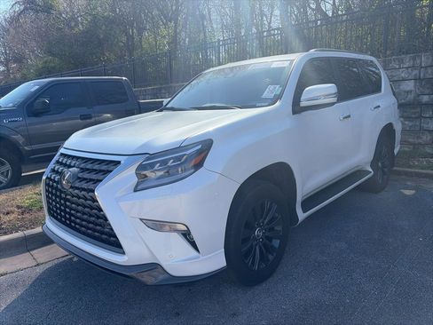 Used 2023 Lexus GX 460 Premium w/ Accessory Package image 3