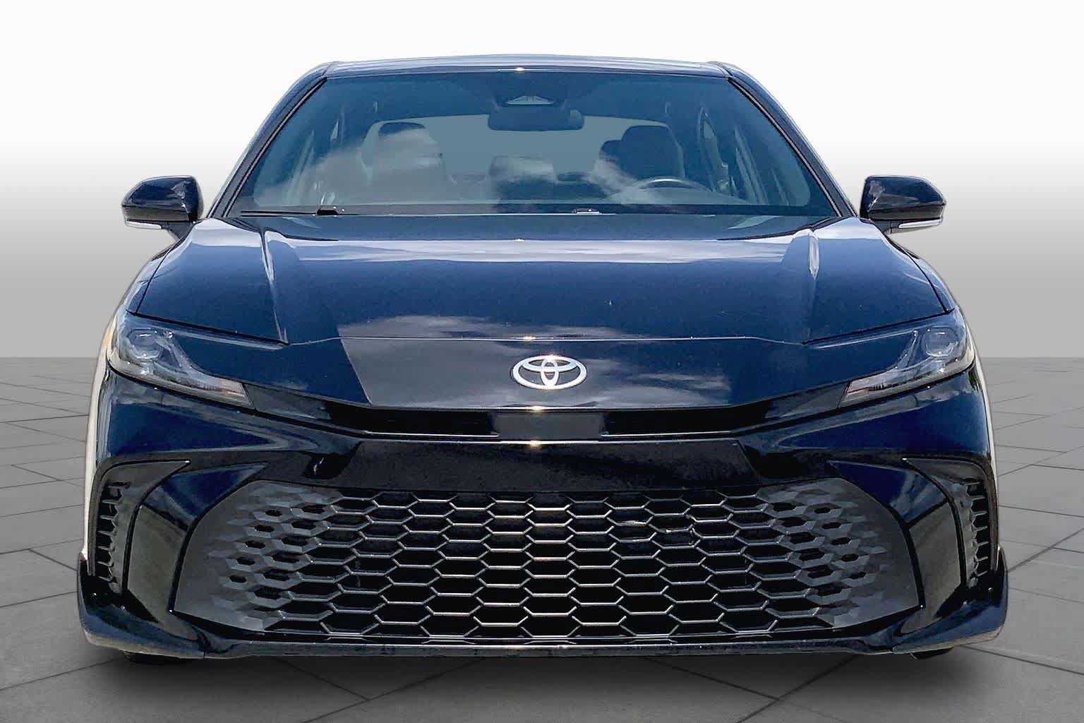 Certified 2025 Toyota Camry SE FWD image 4