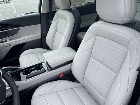 New 2026 Lincoln Nautilus Reserve image 18