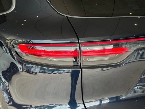 Certified 2019 Porsche Cayenne AWD/4WD image 13