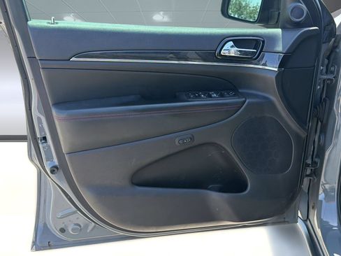 Used 2020 Jeep Grand Cherokee Trailhawk AWD/4WD image 13