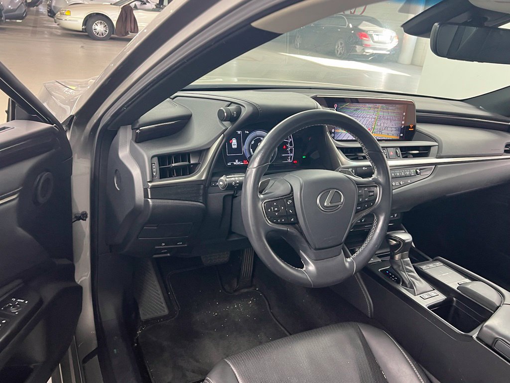 Used 2021 Lexus ES 300h w/ Premium Package FWD image 9