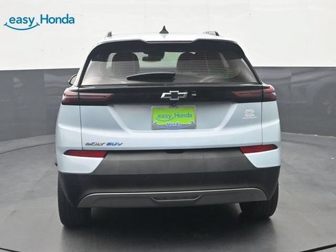 Used 2022 Chevrolet Bolt EUV LT w/ Convenience Package FWD image 6