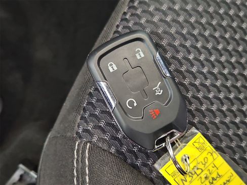 Used 2024 GMC Terrain SLE image 35