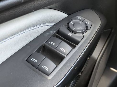 Used 2024 Chevrolet Trax LT FWD image 22