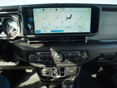 New 2025 Jeep Gladiator Sport image 27