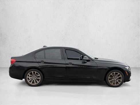 Used 2017 BMW 320i 320i image 4