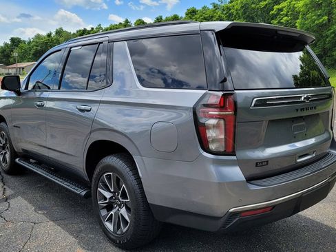 Used 2022 Chevrolet Tahoe Z71 w/ Luxury Package AWD/4WD image 9