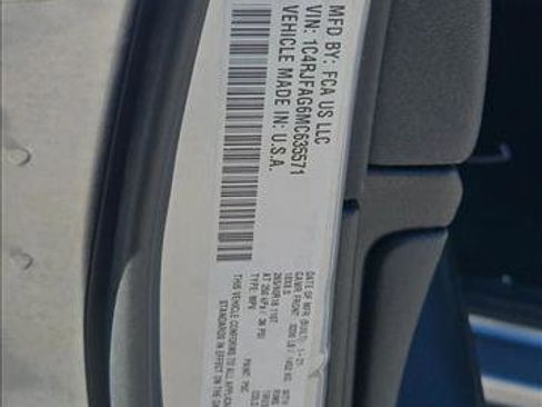 Used 2021 Jeep Grand Cherokee Laredo image 15