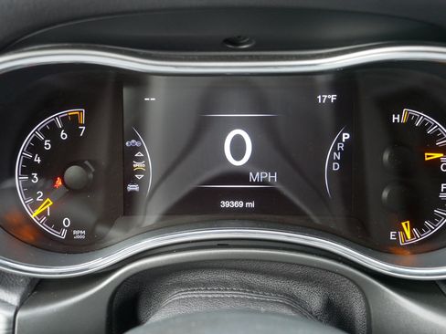 Used 2021 Jeep Grand Cherokee Laredo image 21