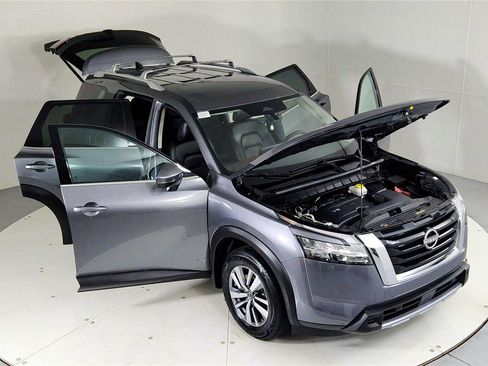 Used 2023 Nissan Pathfinder SL image 25