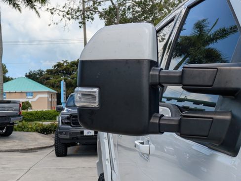 Used 2019 Ford F250 Lariat w/ Lariat Ultimate Package AWD/4WD image 10