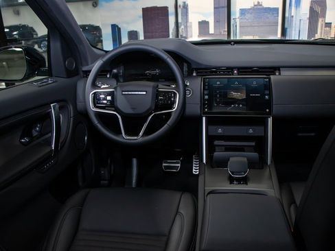 Certified 2025 Land Rover Discovery Sport Dynamic SE image 16