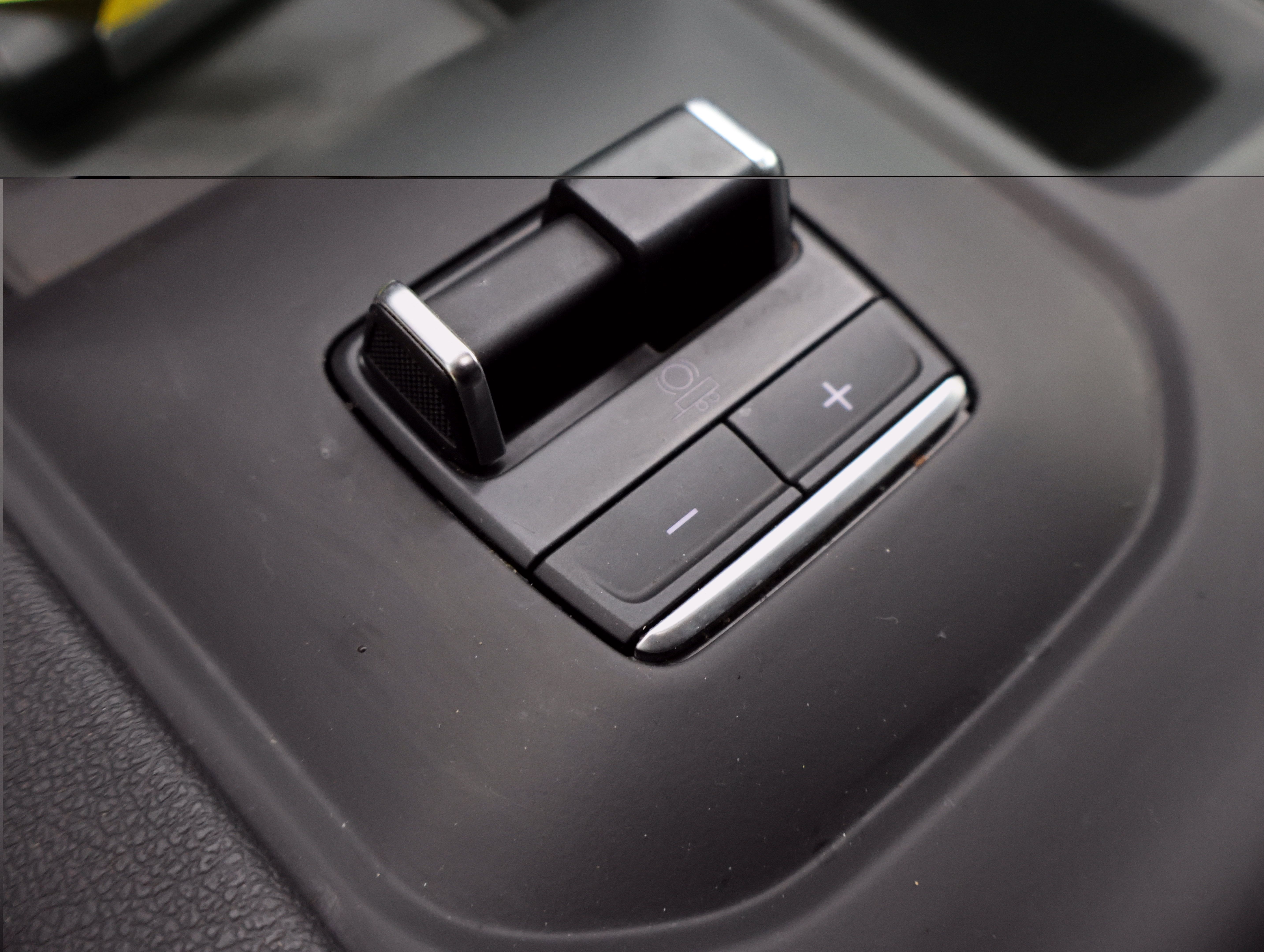 Used 2025 GMC Sierra 2500 AT4 w/ AT4 Premium Plus Package AWD/4WD image 58