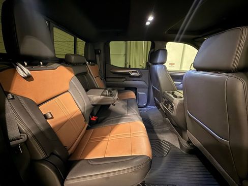 Used 2023 Chevrolet Silverado 1500 High Country w/ High Country Premium Package image 33