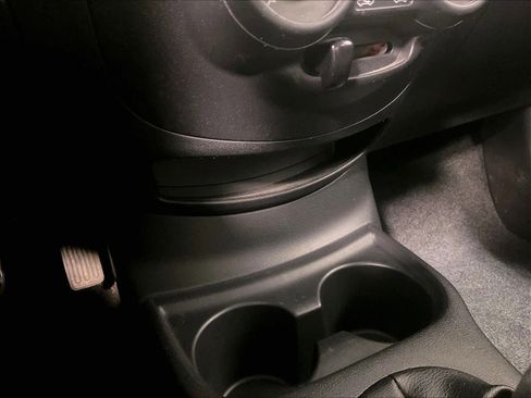 Used 2014 Nissan Versa Note S image 24