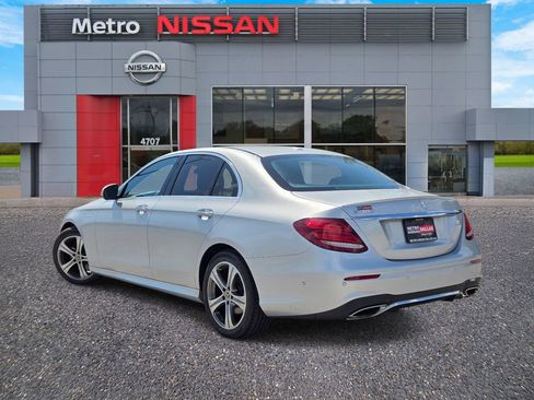 Used 2018 Mercedes-Benz E 300 image 4