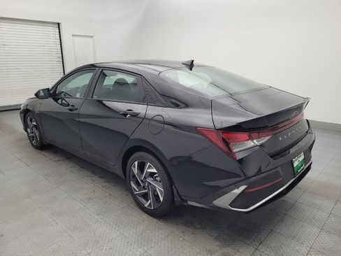 Used 2025 Hyundai Elantra Sport FWD image 3