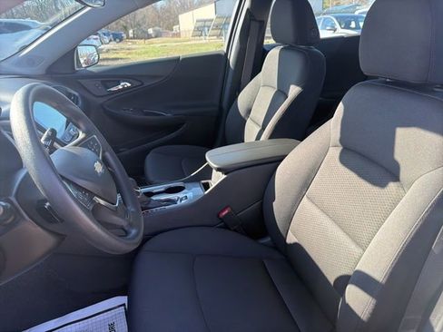 Used 2025 Chevrolet Malibu LT image 19