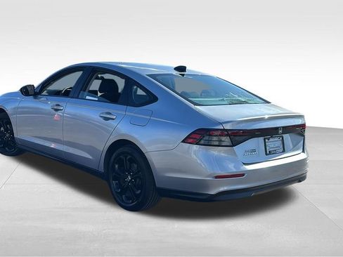 Certified 2025 Honda Accord SE image 5
