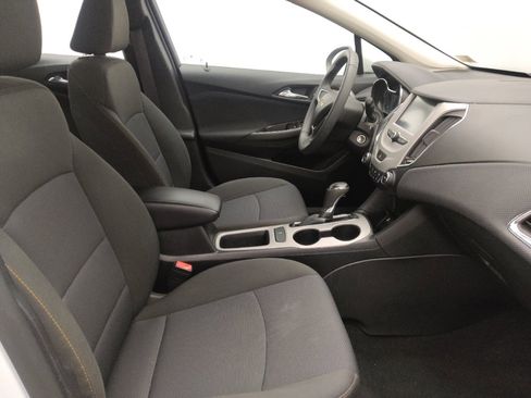 Used 2017 Chevrolet Cruze LS FWD image 21
